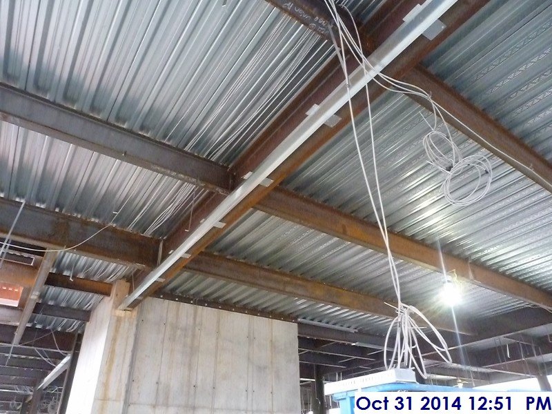 Installing Top track at the 3rd Floor Facing East (800x600)